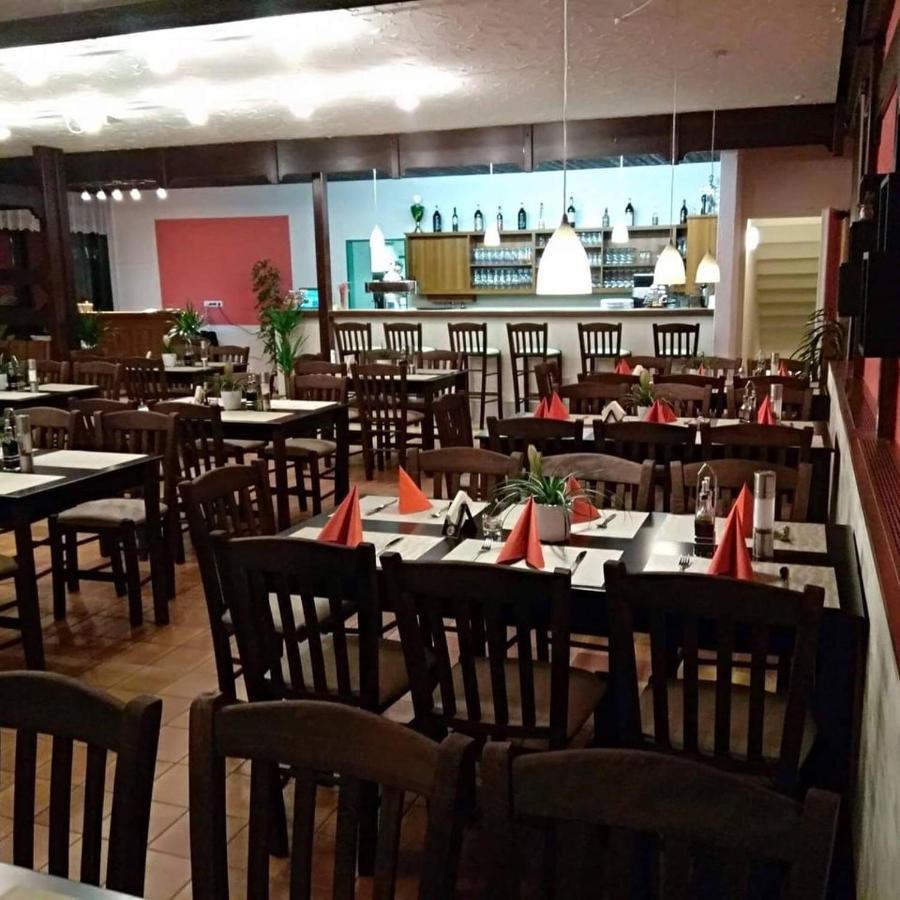 Restaurant El Greco Hostel Gundelfingen an der Donau Екстериор снимка