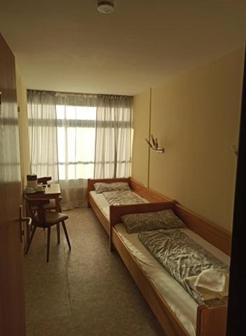 Restaurant El Greco Hostel Gundelfingen an der Donau Екстериор снимка